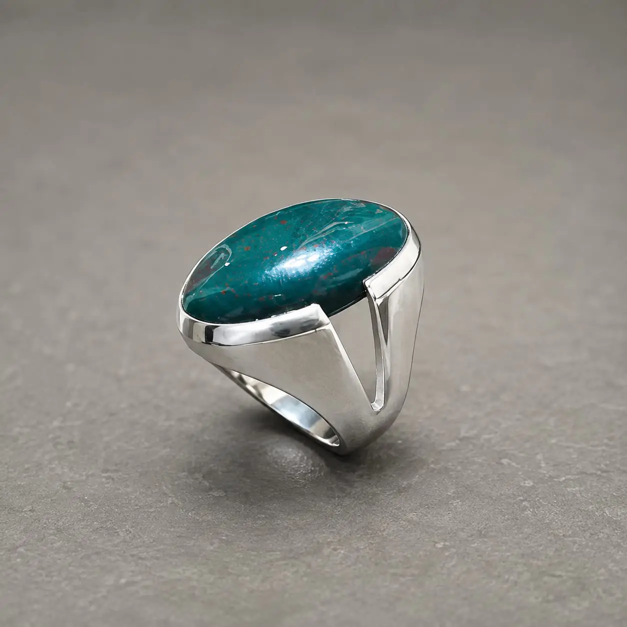 Green Bloodstone Silver Ring 3 Green Bloodstone Silver Ring - Image 3